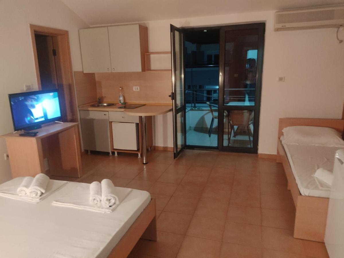 Apartments Mare Budva Buitenkant foto