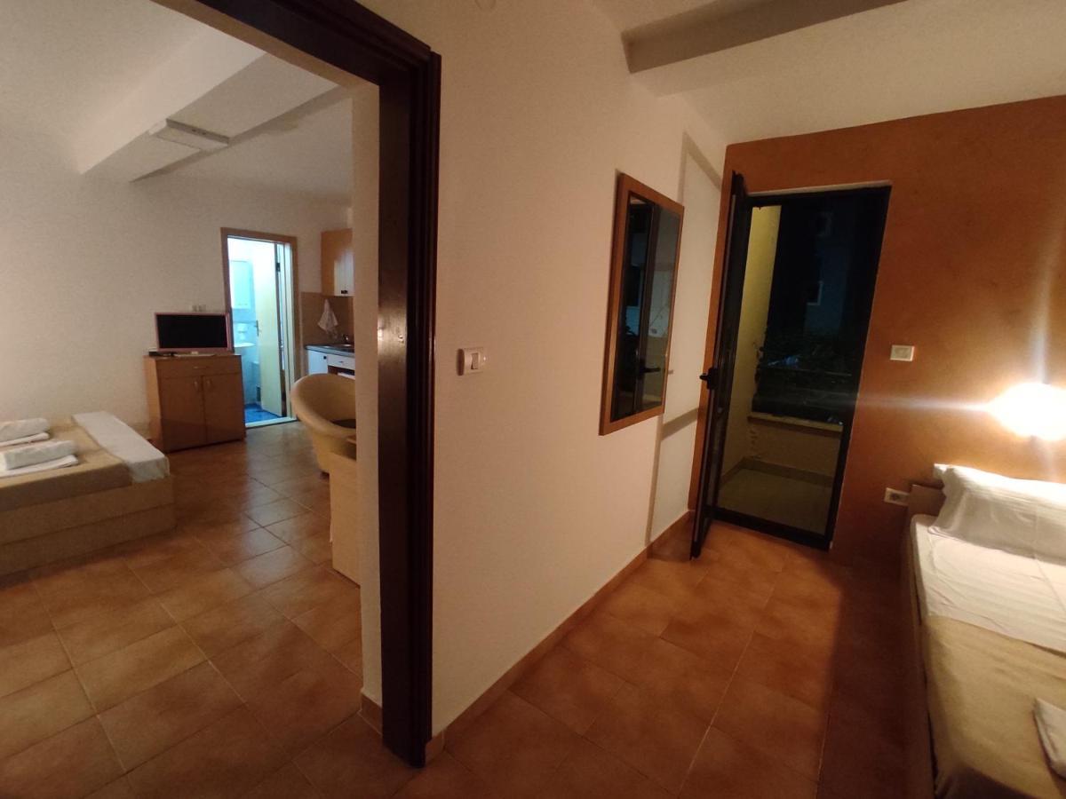 Apartments Mare Budva Buitenkant foto