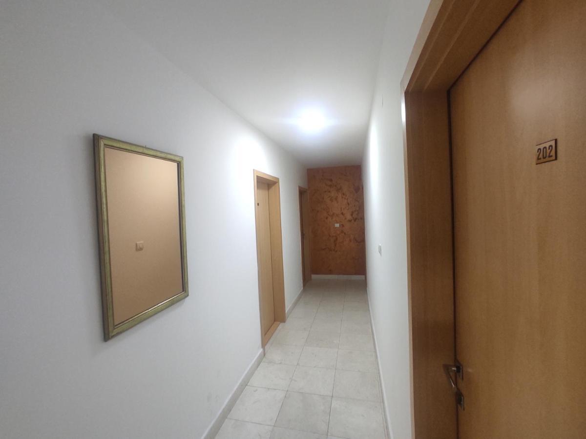 Apartments Mare Budva Buitenkant foto